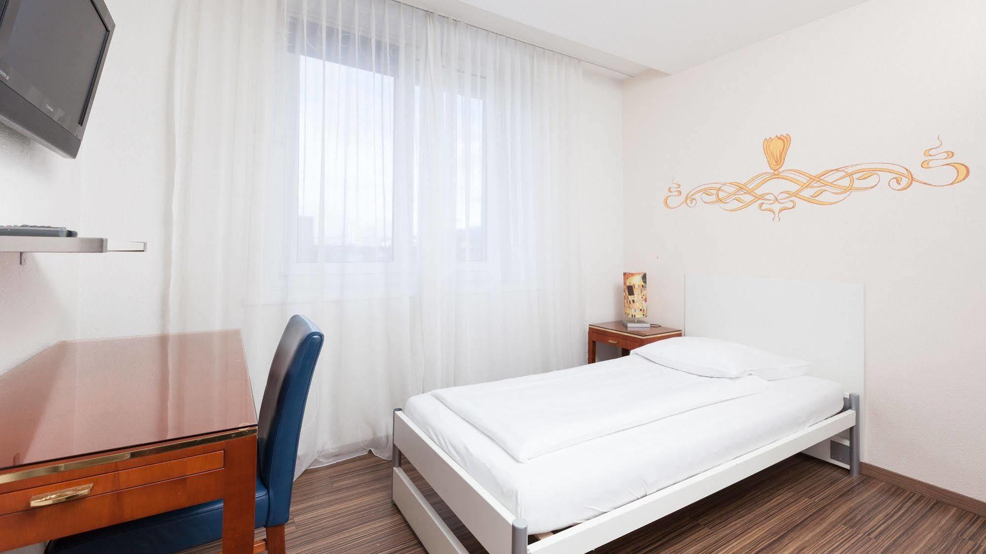 Swiss Star Marc Aurel - Self Check-In Apartment Zurich Ngoại thất bức ảnh
